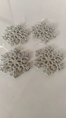 Flocos de neve prata com glitter por 5 reais cada 