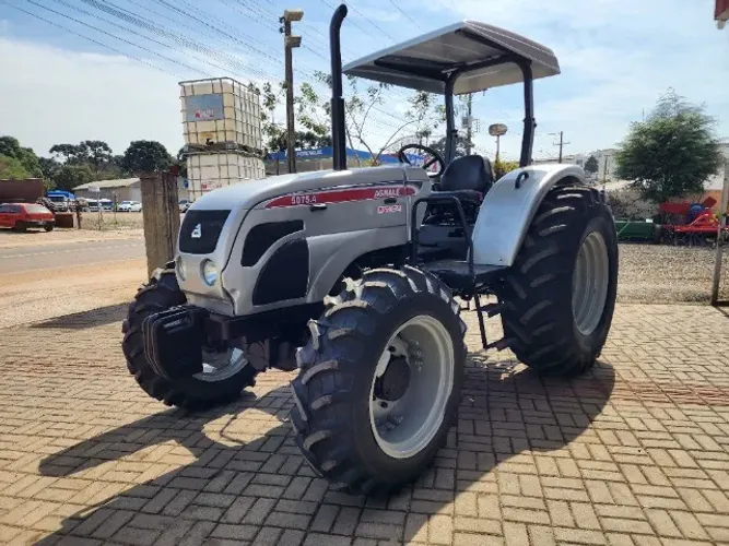 Trator Agrícola Agrale 5075.4 4x4 (Traçado), Ano 2008.
