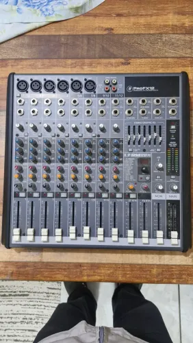 Mesa de som Profx Makie