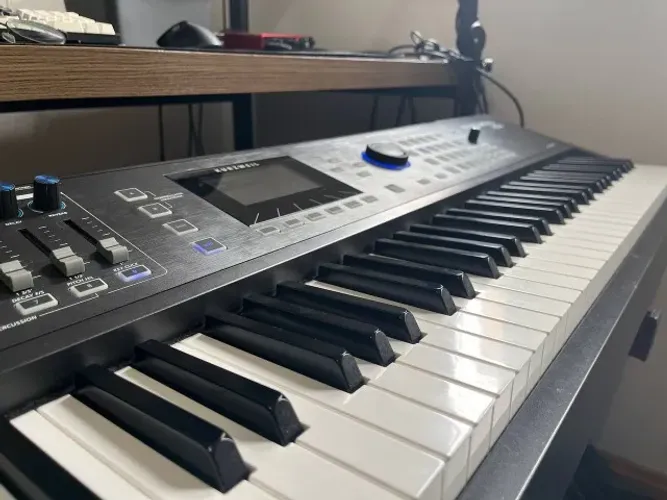 Teclado Sintetizador Kurzweil PC4 88 teclas