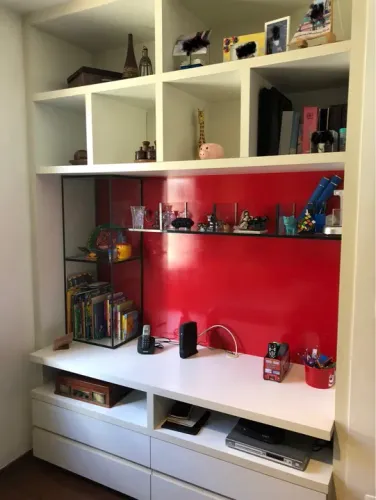 Lindo Móvel de Parede para TV e Livros