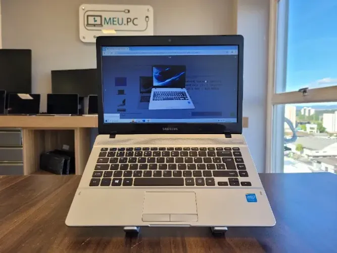 Notebook Samsung Essentials E21 | Celeron | 128GB SSD | 8GB DDR3L | 14"