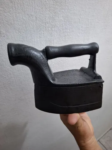 Vendo Ferro Antigo