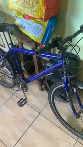 VENDO UMA BICICLETA