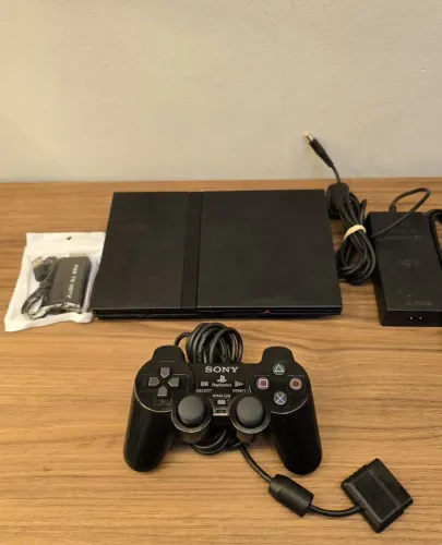 PLAYSTATION 2 SLIM + CONTROLE ORIGINAL (LEITOR FUNCIONANDO)