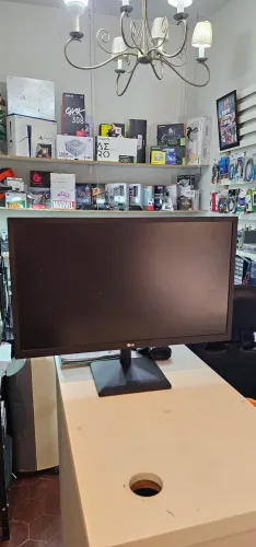 Monitor LG 23,8" Full HD IPS - Estado de Novo