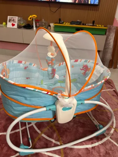 Mini berço moises azul mar e bebê conforto 