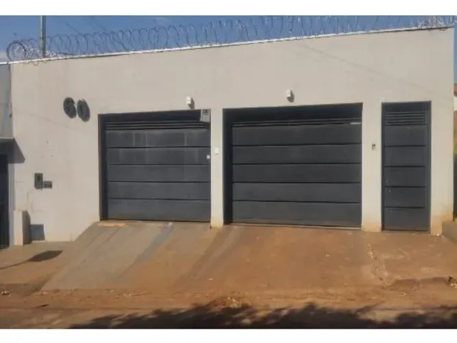 CASA RESIDENCIAL em QUIRINÓPOLIS - GO, JARDIM VITÓRIA