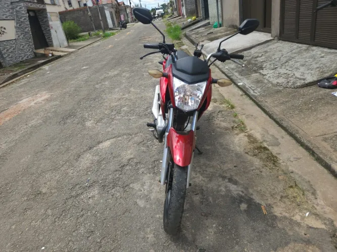 Vendo Honda Titan ano 2014