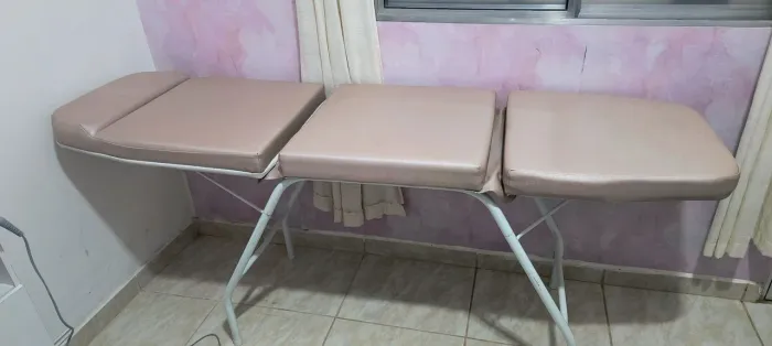 Maca de estética 3 posição + lençol descartáveis mais de 20 unidades