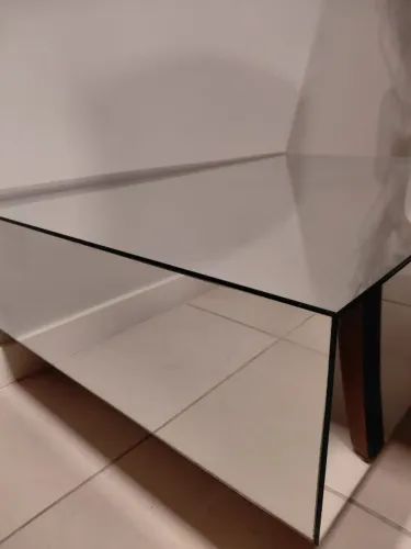 Mesa de centro de vidro