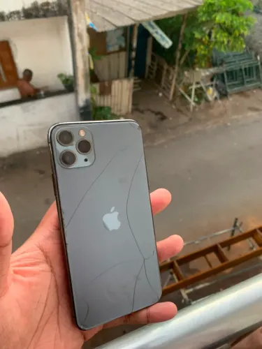 IPhone 11 Pro Max, preço baixo, olha descrição!!