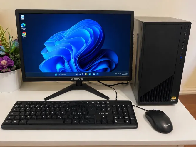 Computador completo com monitor Soyo + teclado e mouse
