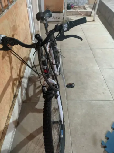 Bicicleta Houston 18 marchas aro 26 400 reais