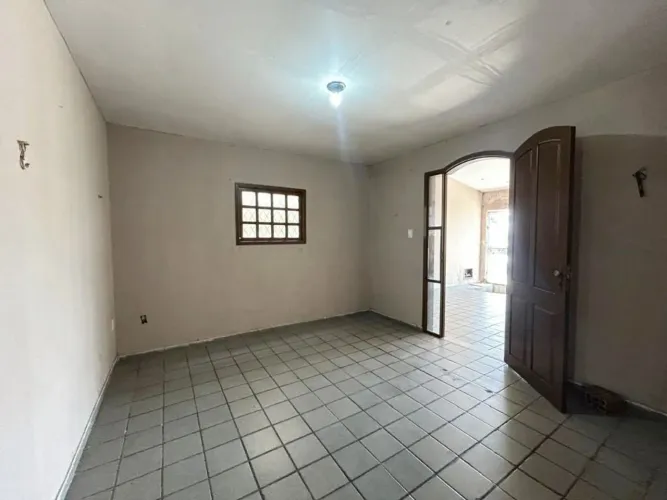 Casa para Fins Comerciais ou Residenciais