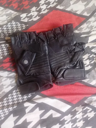 Luva de motoqueiro de couro