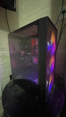 PC Gamer AMD Ryzen 5 + ASUS RX7600 (Setup Completo)