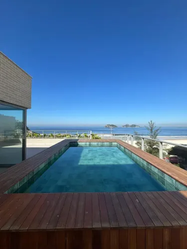 Cobertura duplex, pronta para morar, 3 suítes, 3 vagas, frente mar - Barra da Tijuca