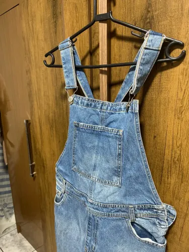 Macacão jeans feminino azul