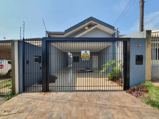 Casa Residencial com 3 quartos para alugar por R$ 3200.00, 115.00 m2 - ZONA 28 - MARINGA/P