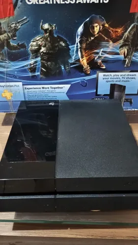 Vendo um PS4 com defeito, para retirada de peças.