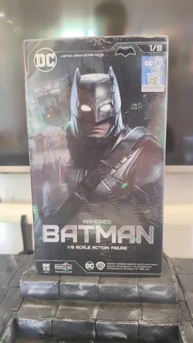 FondJoy Batman Armored ver BVS 1/9 LACRADO