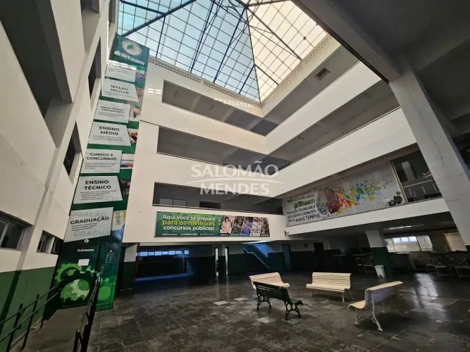 Edifício comercial com 5 pavimentos e 60 vagas à venda em São Brás, Belém