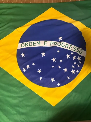 Bandeira Brasil em excelente estado
