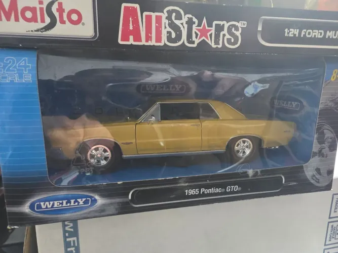 Miniatura 1:24 pontiac gto 1965 raro modelo novo