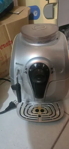 Cafeteira Saeco a grão.