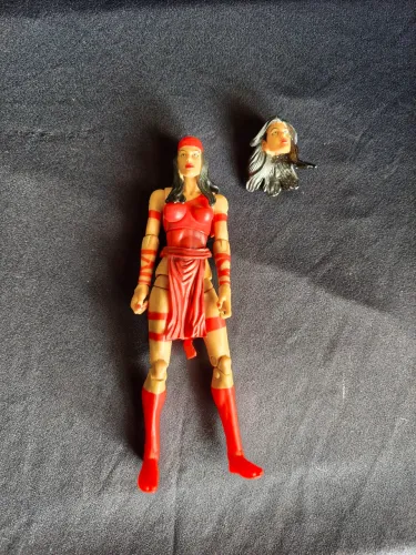 Elektra Marvel Legends Action Figure Boneco Hasbro