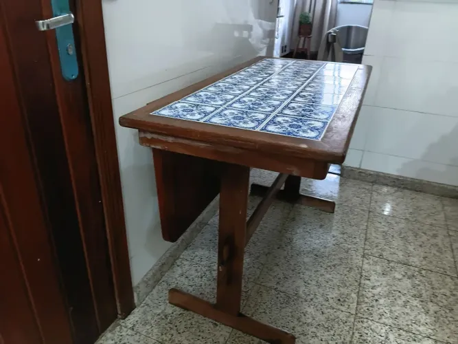 Mesa de ladrilhos