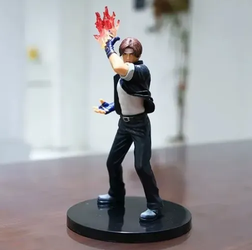 Kyo Kusanagi 100% NOVO - (PVC) Action Figure