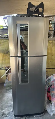 Vendo geladeira Electrolux 
