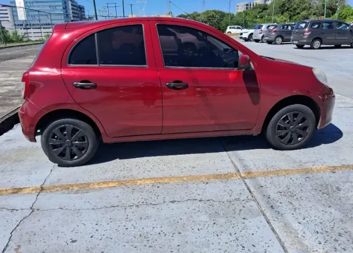 Nissan March S 1.0 16V Flex Fuel 5P 2012
