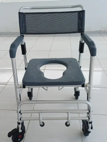 Cadeira De Banho Alumínio 135kg Desmontável