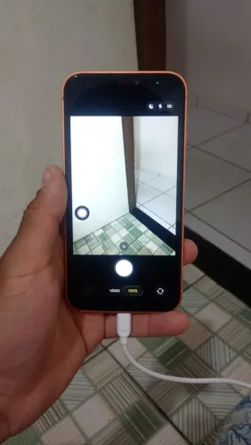 iPhone 11 na carcaça do 17