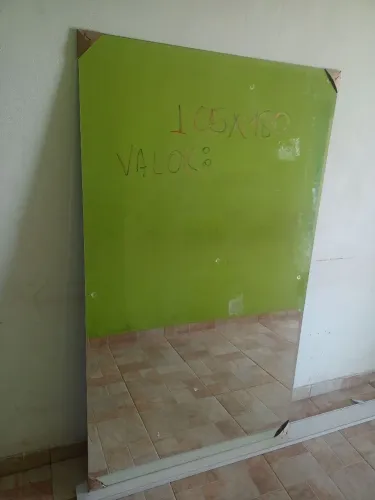 Espelho/Com Bisotê