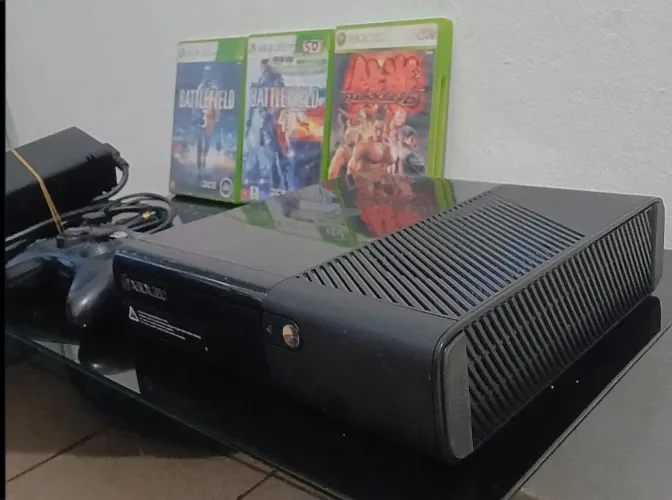 Vendo Xbox 360 super slim Original de fabrica