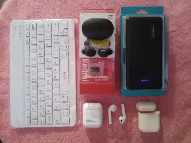 Lote para celular com Powerbank, Fones de ouvido e Teclado bluetooth! Leia a descrição