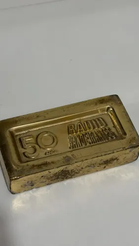 Barra comemorativa da rádio Band