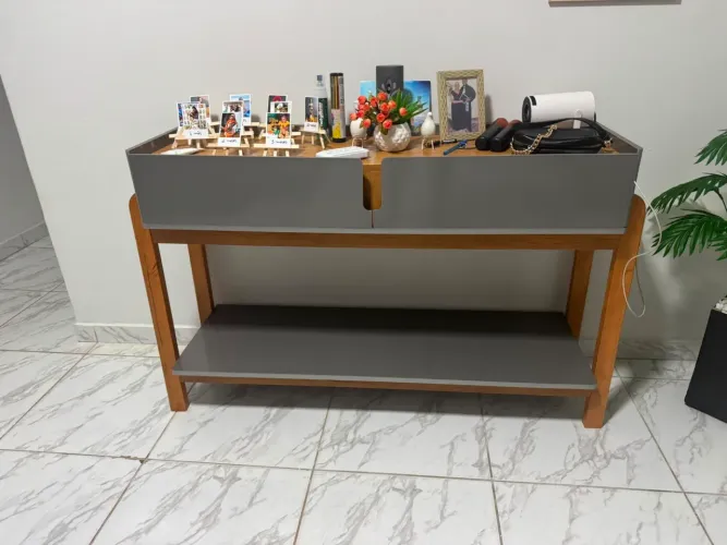 Aparador cinza, 2 gavetas 