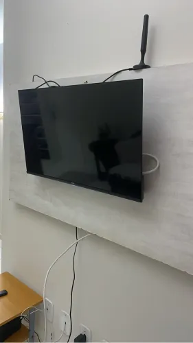 Televisao semi nova 