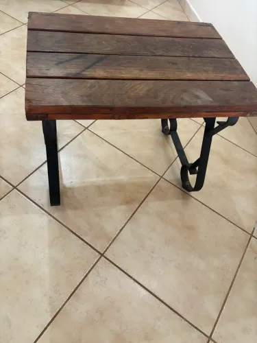 Mesa de centro de madeira rústica
