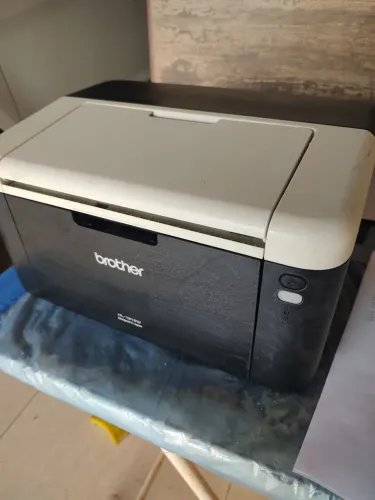 Impressora Laser brother com wi-fi, apenas 1850 páginas impressas 