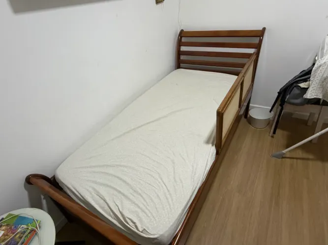 Cama de solteiro com colchão
