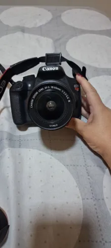Camera EOS Rebel T5 com lente original
