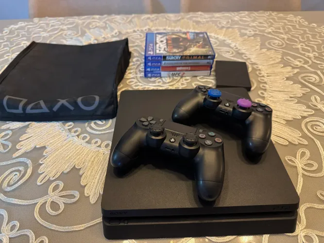 PLAYSTATION 4 SLIM 1TB