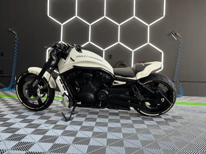 Harley Vrod Muscle Customizada