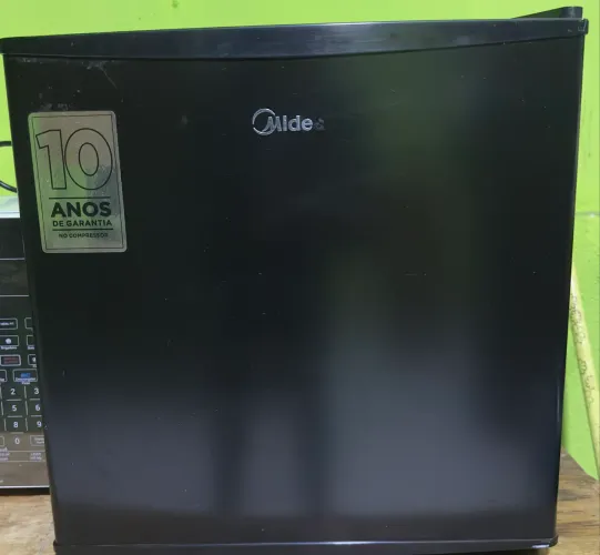 Frigobar Midea Compact 45 Litros Black Edition